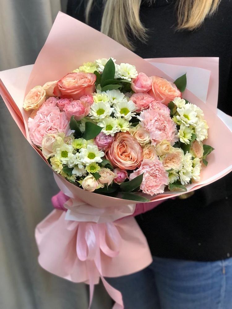 Букет нежные объятья в Горные Ключи Букет цветов из: Гвоздики, Розы и Хризантемы в Горные Ключи