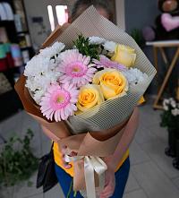 Букет цветов из:  Герберы, Розы и Хризантемы в Горные Ключи