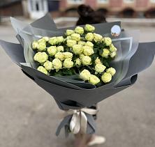 Букет Белые кустовые розы Солинеро в Горные Ключи