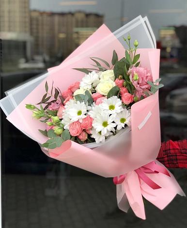Букет цветов из: Розы, Лизиантусы и Хризантемы в Горные Ключи
